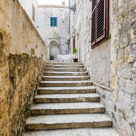 Διαμέρισμα Saint Mary *