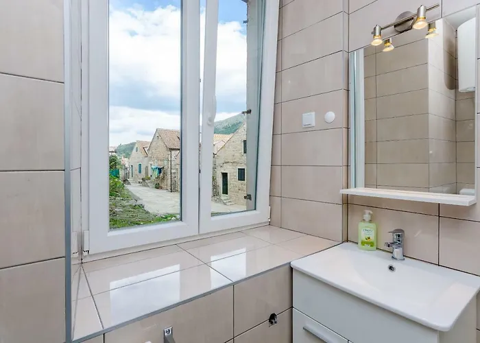 Saint Mary 아파트