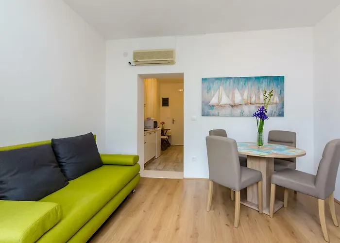 Saint Mary 아파트